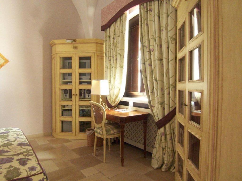 Hotel Saraceno Al Faro Taranto Phòng bức ảnh